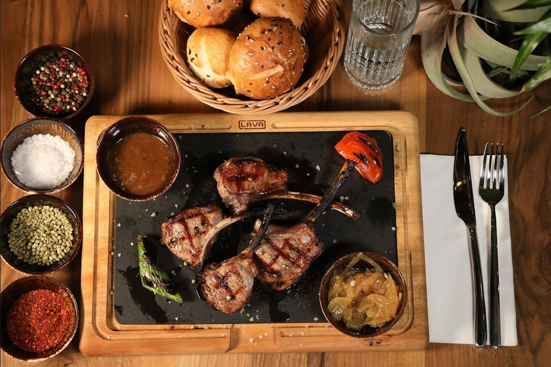 CÔTELETTES D’AGNEAU GRILLÉES