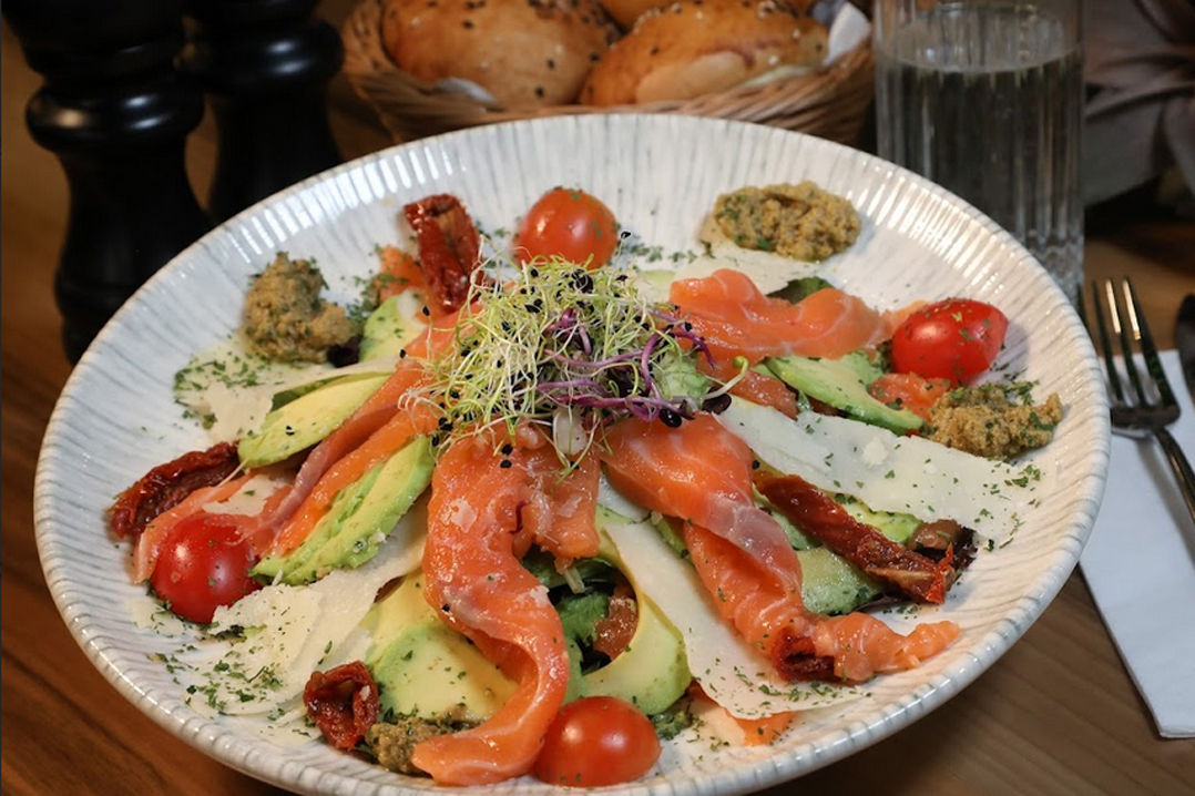 SALADE AVOCAT SAUMON