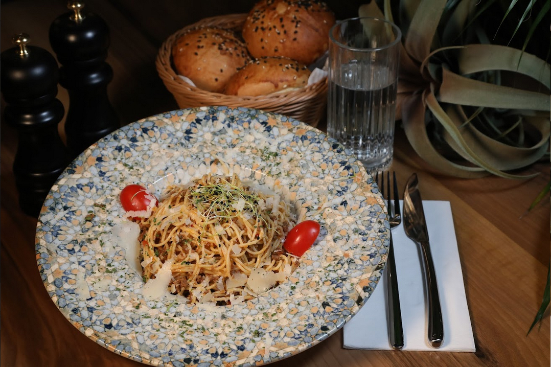 SPAGHETTI BOLOGNAISE